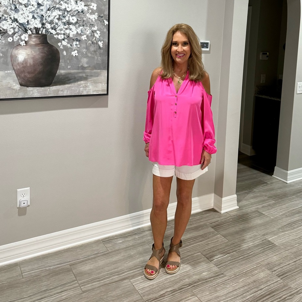 Silk cold shoulder Lilly Pulitzer top.